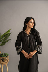 DC-0425 Black Embroidered Kurta